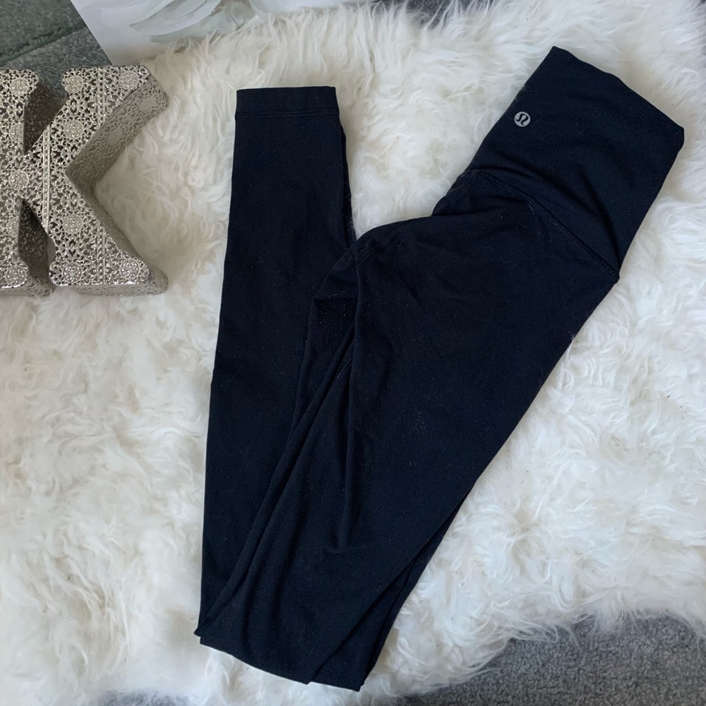 Black Lulu lemon leggings